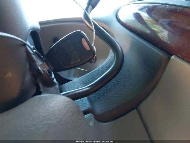 Chrysler Town & Country Lx Image 8