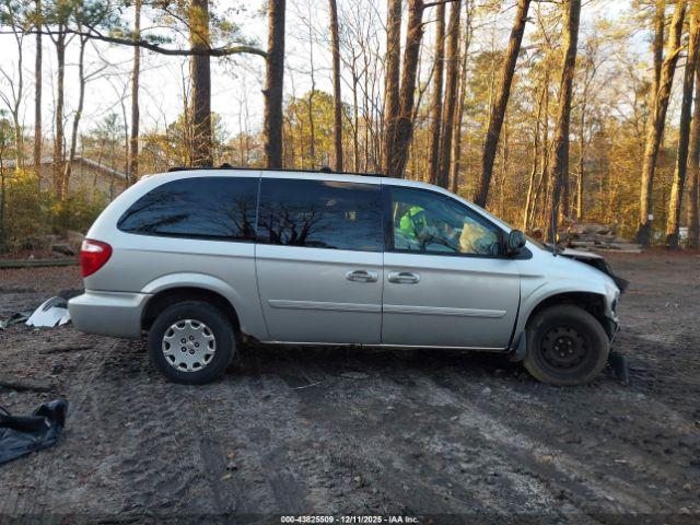 Chrysler Town & Country Lx Image 9
