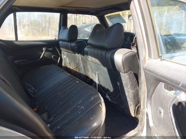 Mercedes-Benz 300 Image 13