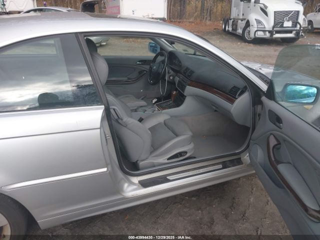 BMW 3 Series Image 4