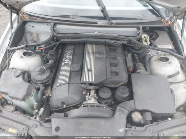 BMW 3 Series Image 8