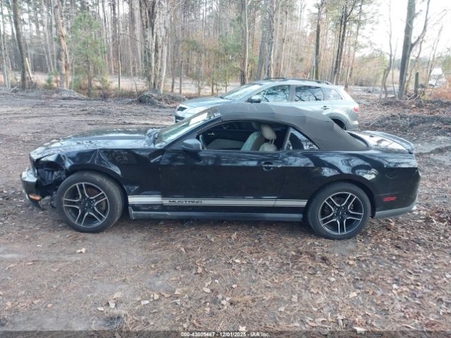 Ford Mustang V6 Premium Image 15