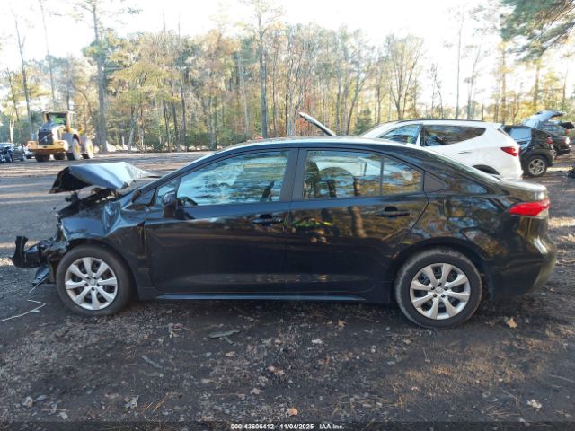 Toyota Corolla Le Image 9