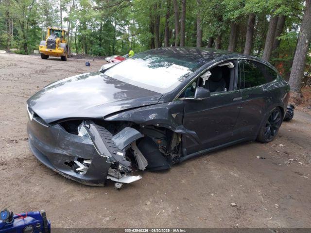 Tesla Model X Image 15