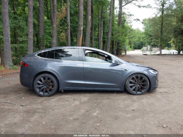 Tesla Model X Image 13