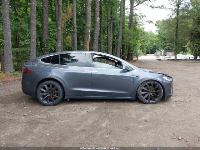 Tesla Model X Image 13