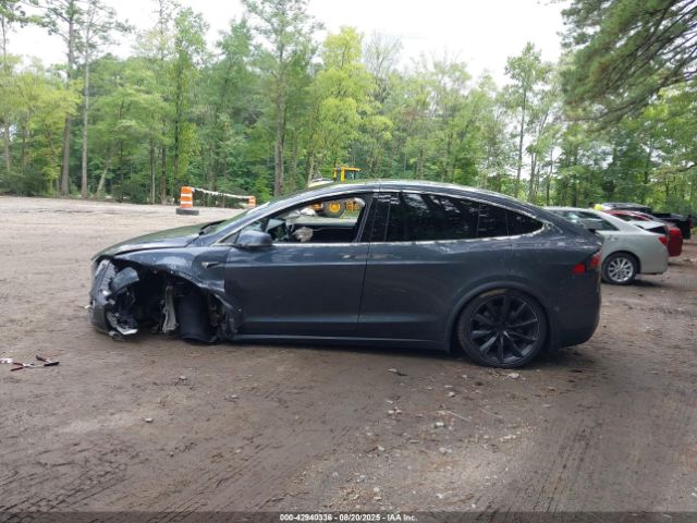 Tesla Model X Image 14