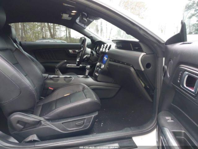 Ford Mustang Ecoboost Premium Fastback Image 9