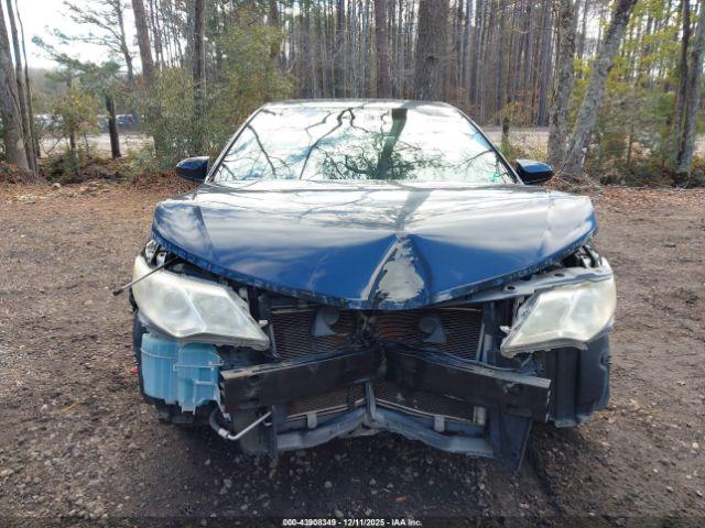 Toyota Camry Le Image 13