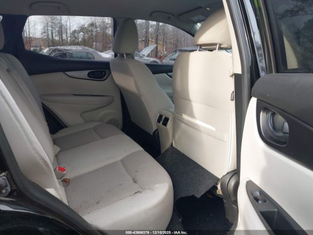 Nissan Rogue S Image 8