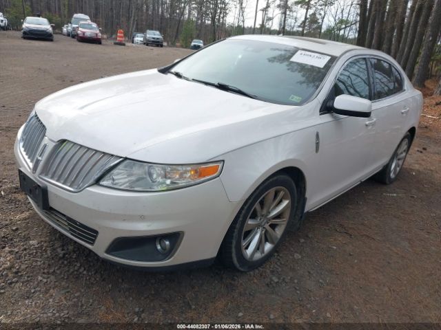 Lincoln MKS Image 11