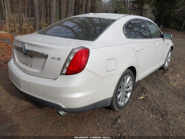 Lincoln MKS Image 8