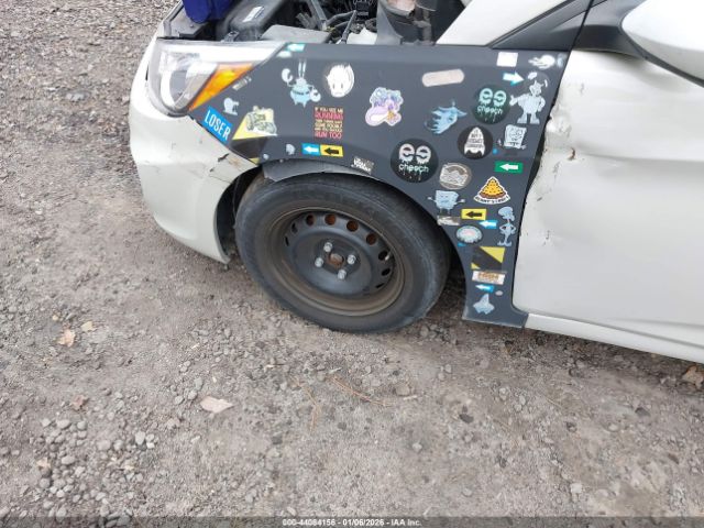 Hyundai ACCENT Se Image 9