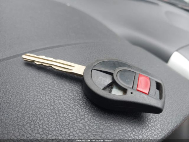 Nissan Versa 1.6 Sv Image 14