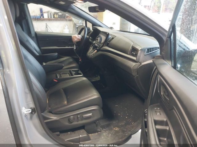 Honda Odyssey Sport Image 9