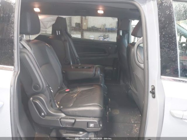 Honda Odyssey Sport Image 12