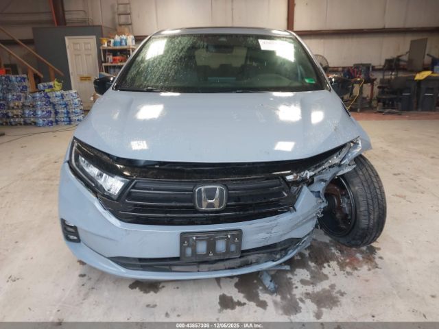 Honda Odyssey Sport Image 15