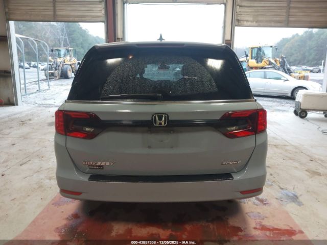 Honda Odyssey Sport Image 4