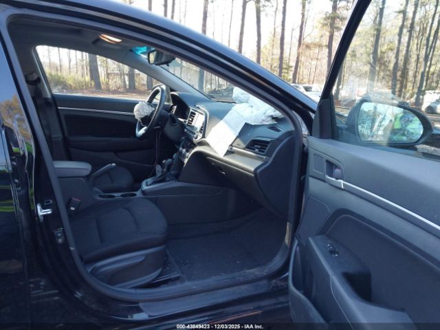 Hyundai ELANTRA Value Edition Image 3