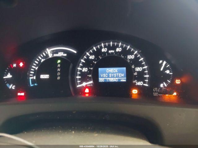 Toyota Camry Image 13