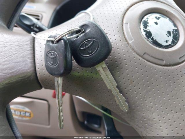 Toyota Corolla Ce Image 12