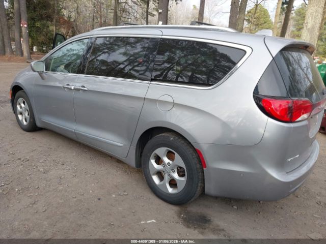 Chrysler Pacifica Touring-l Plus Image 2