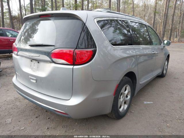 Chrysler Pacifica Touring-l Plus Image 13