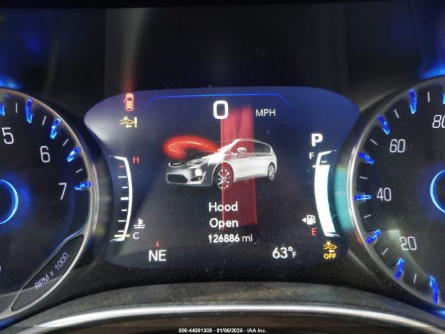 Chrysler Pacifica Touring-l Plus Image 11