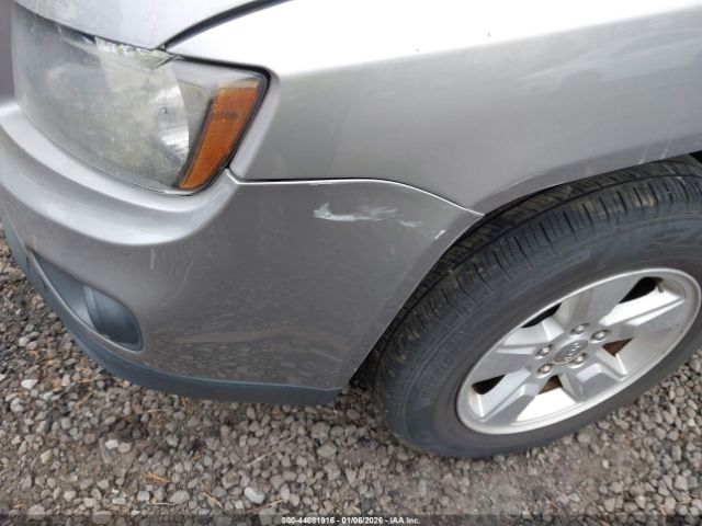 Jeep Compass Sport Image 2