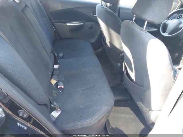 Toyota Yaris Image 11