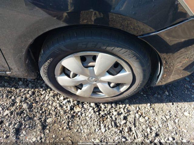 Toyota Yaris Image 8