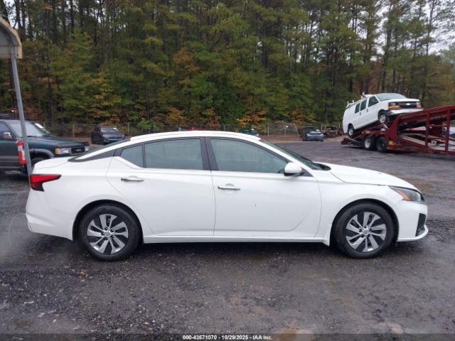 Nissan Altima S Fwd Image 10