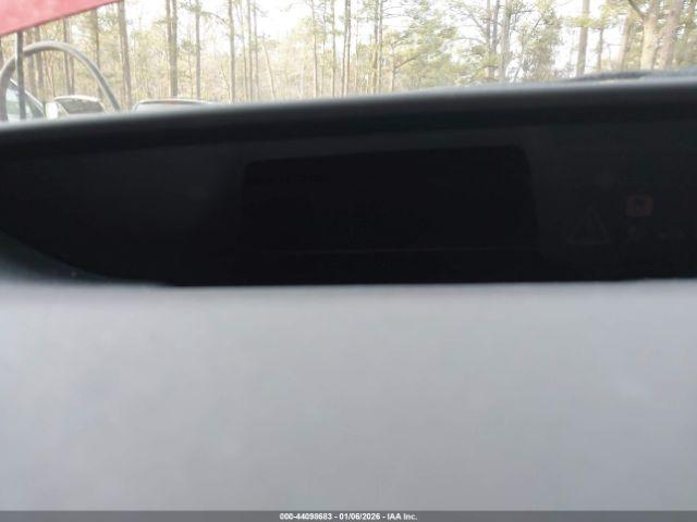 Toyota Prius Image 11