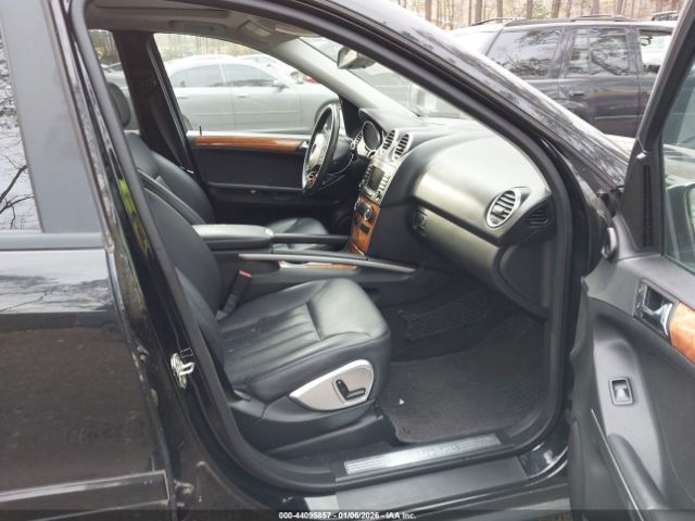 Mercedes-Benz M-Class 4matic Image 10