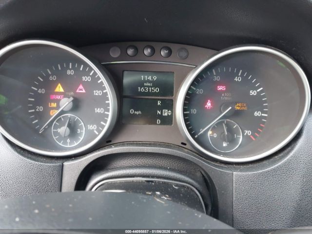 Mercedes-Benz M-Class 4matic Image 8