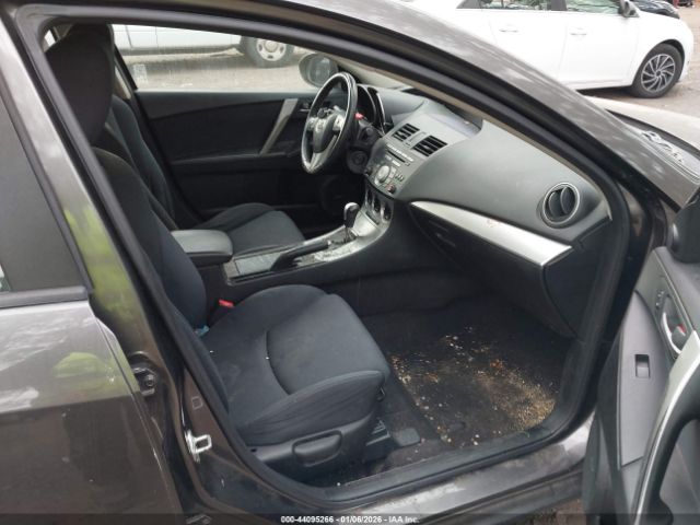 Mazda Mazda3 S Sport Image 3