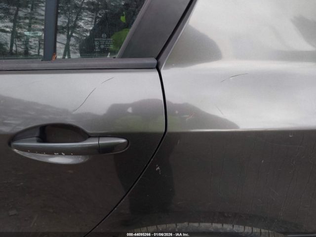 Mazda Mazda3 S Sport Image 2