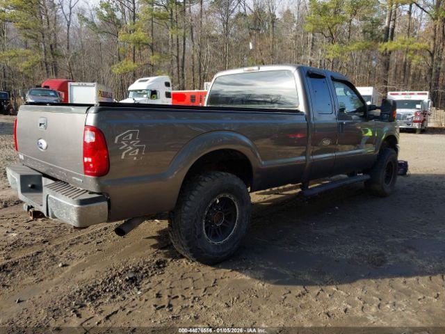 Ford F-250 Xl Image 4