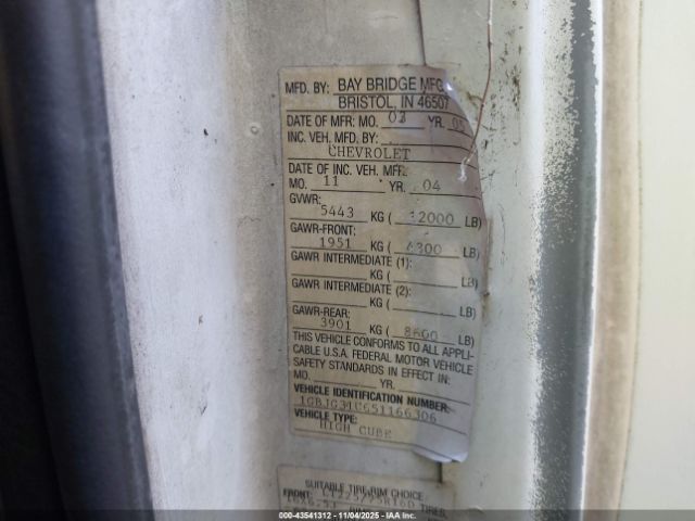 Chevrolet Express Image 10