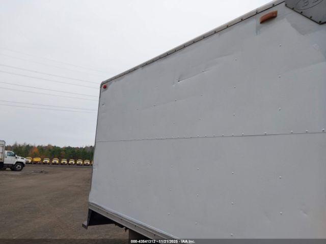 Chevrolet Express Image 15