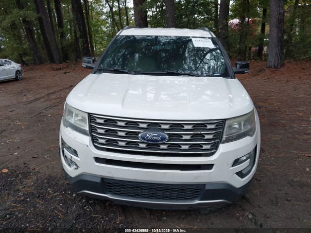 Ford Explorer Xlt Image 10