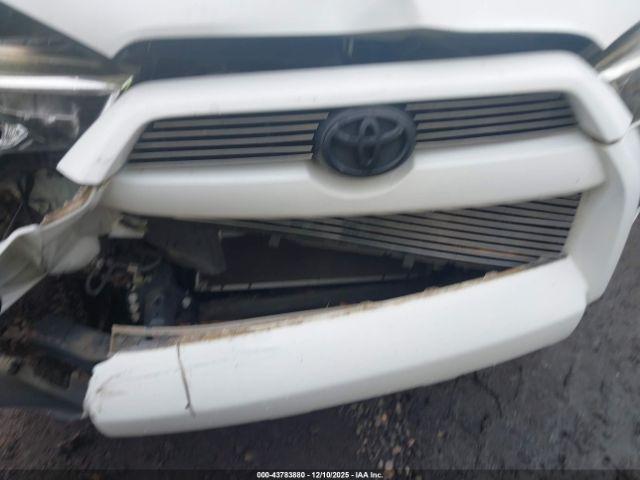 Toyota 4Runner Sr5 Image 15