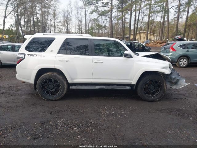 Toyota 4Runner Sr5 Image 6