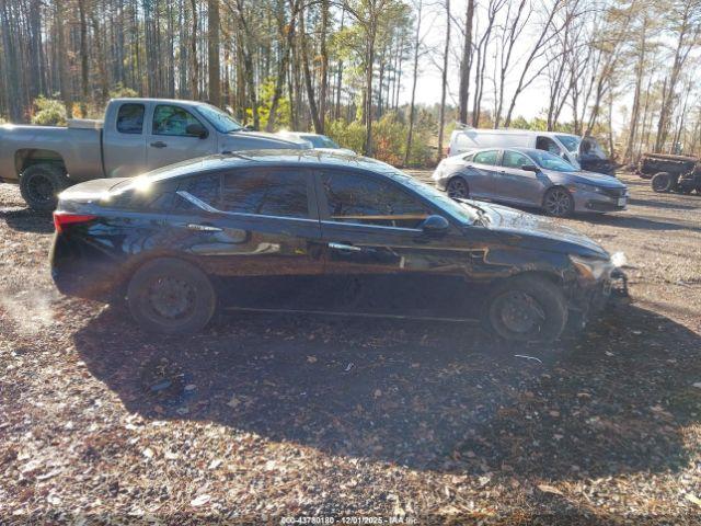 Nissan Altima S Fwd Image 9