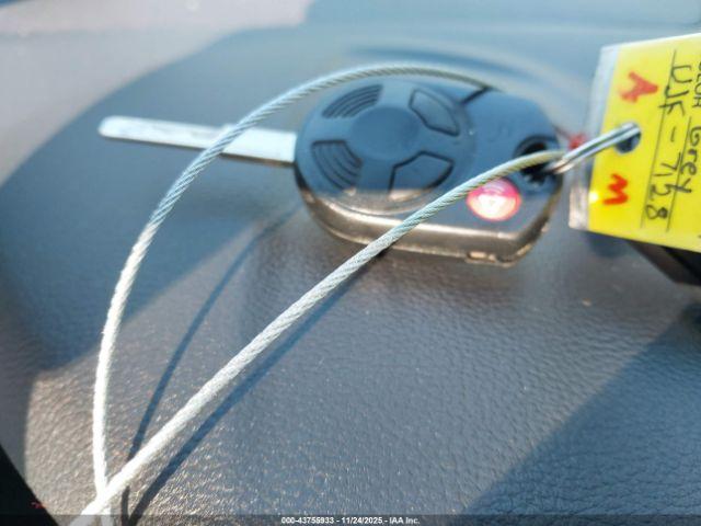 Ford Escape S Image 9