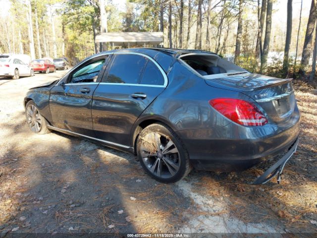 Mercedes-Benz C-Class Image 15