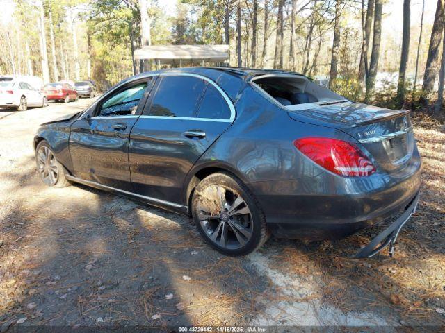 Mercedes-Benz C-Class Image 15