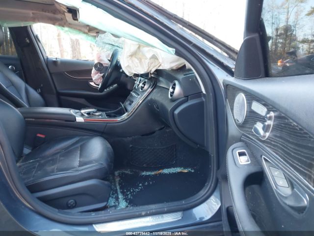 Mercedes-Benz C-Class Image 11