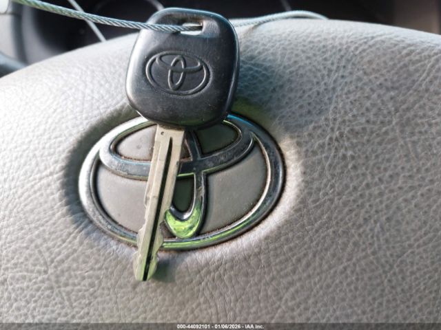 Toyota Sienna Le Image 3