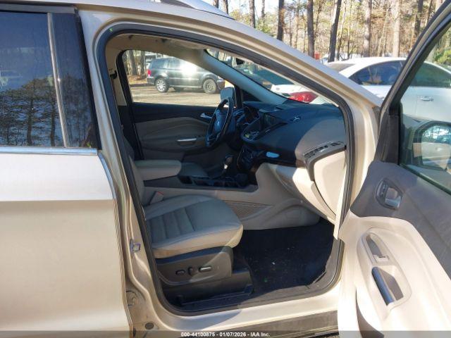 Ford Escape Titanium Image 13